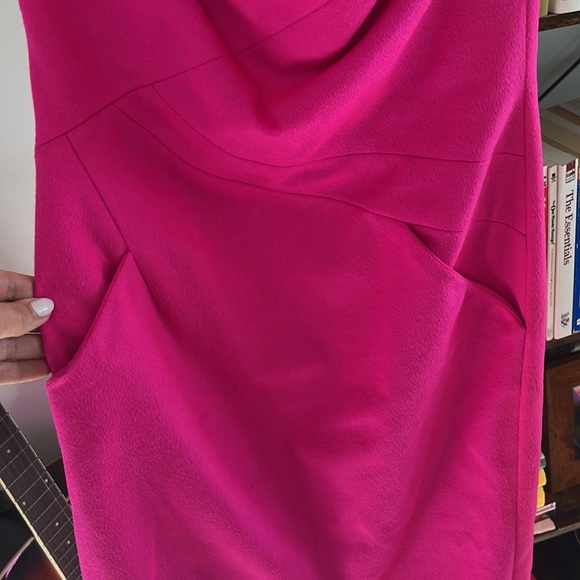 Pink dress. - Picture 3 of 4